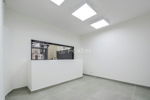 Image 3 - 918743