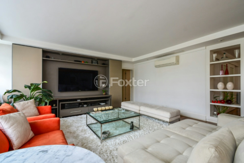 Image 1 - 918782
