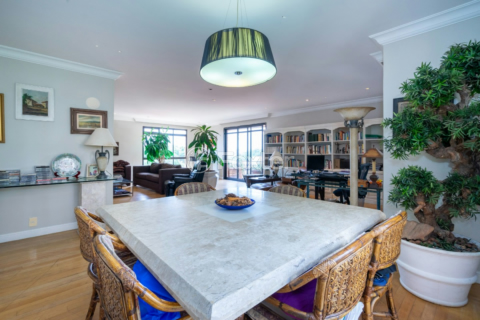 Image 10 - 918810