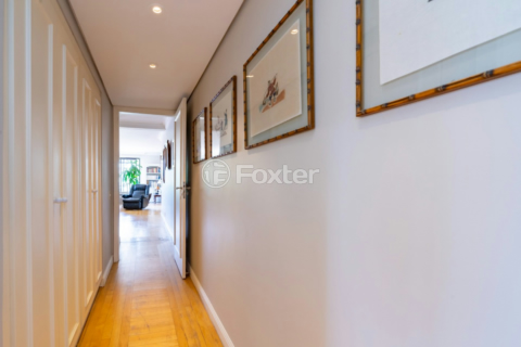 Image 21 - 918810