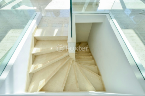 Image 6 - 918821