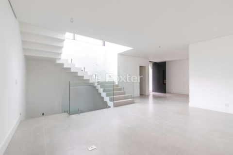 Image 3 - 918877