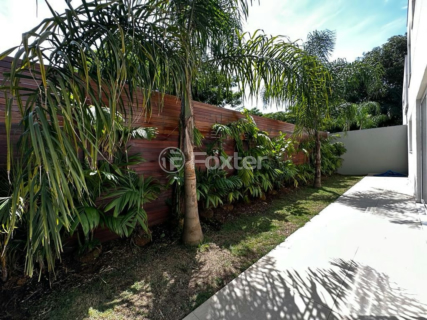 Image 10 - 918878