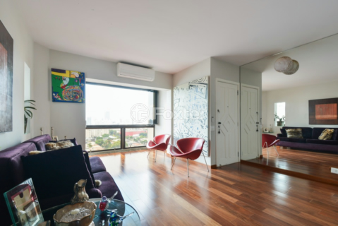 Image 1 - 918882
