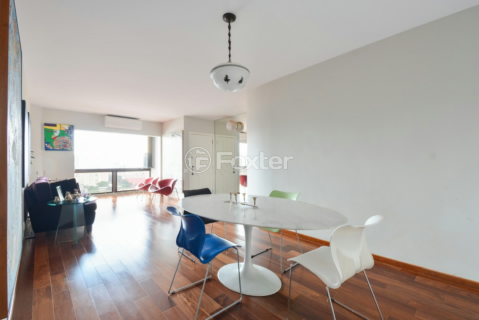 Image 4 - 918882