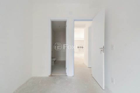 Image 32 - 918893