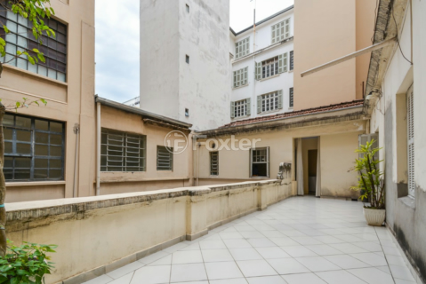 Image 16 - 918930