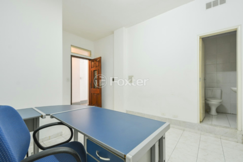 Image 33 - 918930