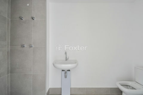 Image 12 - 918935