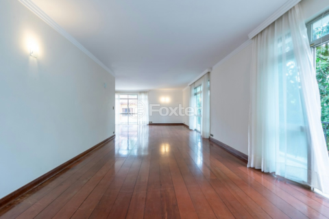 Image 17 - 918936