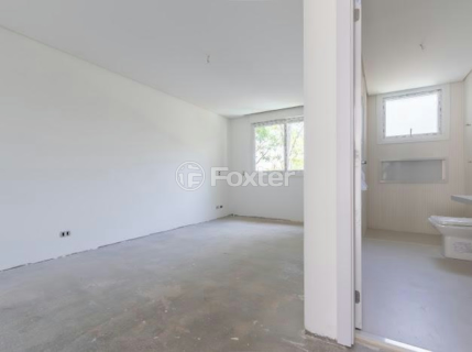 Image 18 - 918971