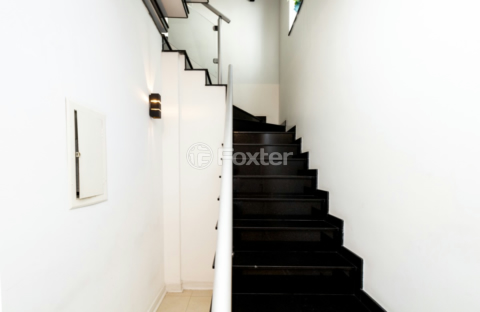 Image 33 - 919050