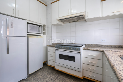 Image 19 - 919114