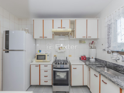Image 19 - 919252