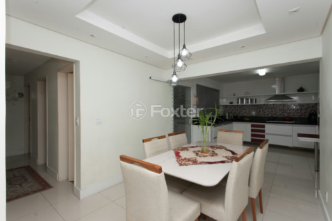 Image 19 - 919335