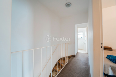 Image 29 - 919337