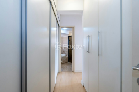Image 32 - 919348