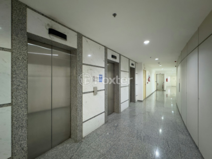 Image 19 - 919351