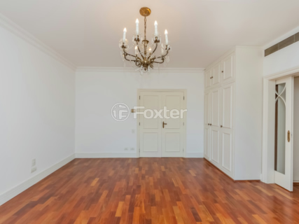 Image 4 - 919397
