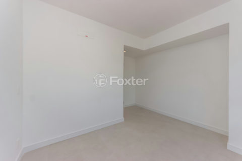 Image 17 - 919431