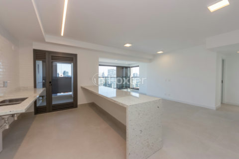 Image 5 - 919431