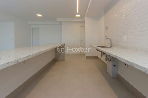 Image 10 - 919431