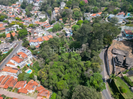 Image 5 - 919605