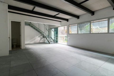Image 10 - 919677