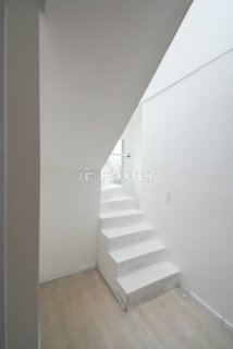 Image 5 - 919882