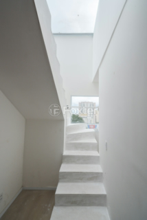Image 6 - 919882