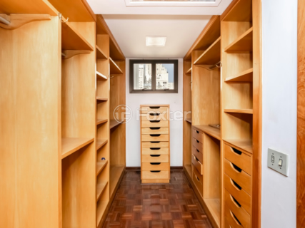 Image 27 - 920006