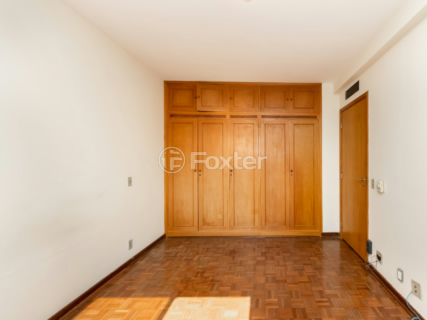 Image 37 - 920006