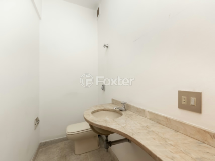 Image 21 - 920006