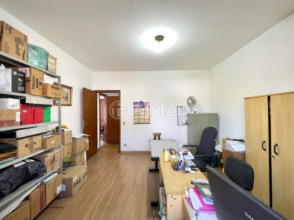 Image 35 - 920213