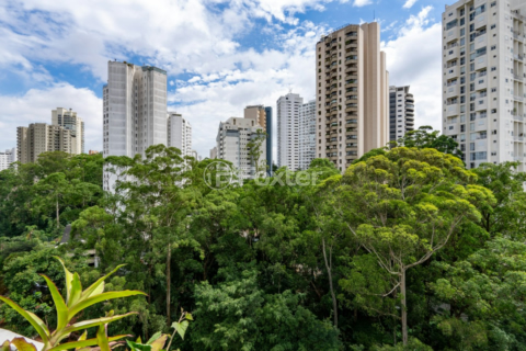 Image 8 - 920247