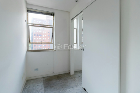 Image 21 - 920311