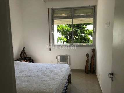 Image 38 - 920518
