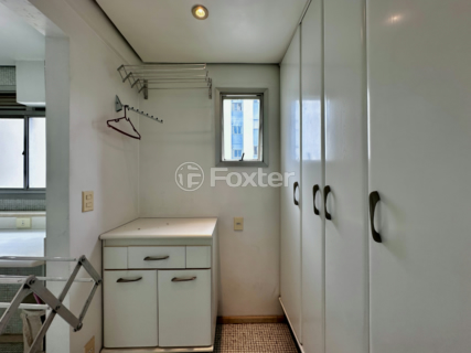 Image 32 - 920715