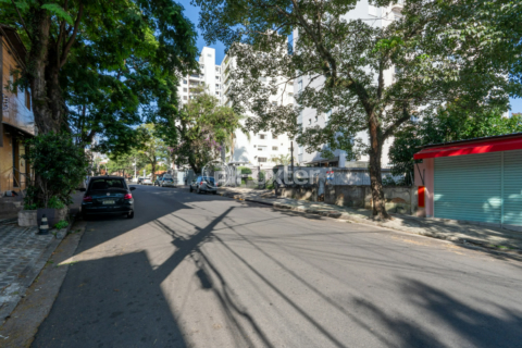 Image 5 - 920827