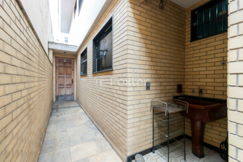 Image 16 - 920956