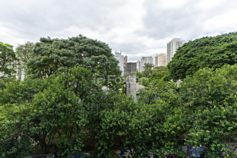 Image 28 - 921061