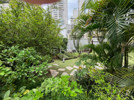 Image 18 - 921288