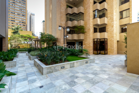 Image 35 - 921318
