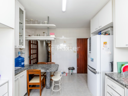 Image 7 - 921324