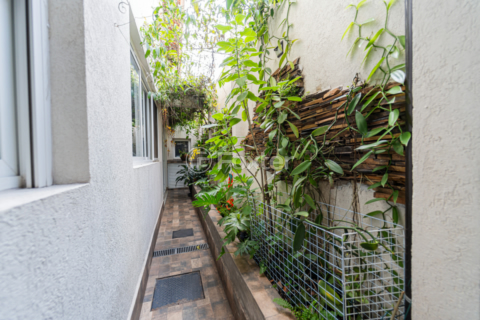 Image 83 - 921365
