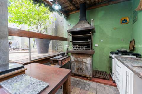 Image 32 - 921365