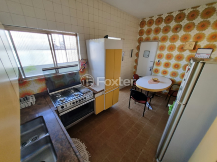Image 31 - 921372