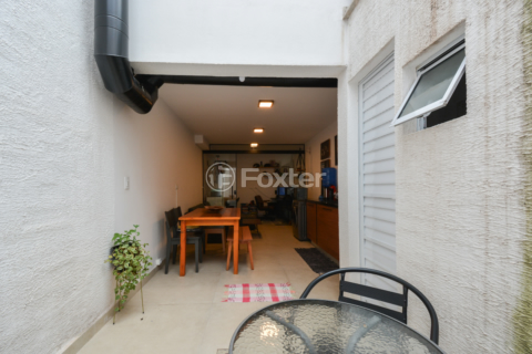 Image 35 - 921385