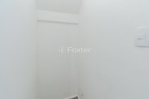 Image 33 - 921404