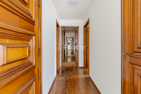 Image 36 - 921420